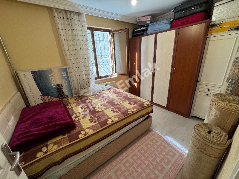 Yeşilpınar'da 1+1 Bahçe Katı Temiz Satılık Daire