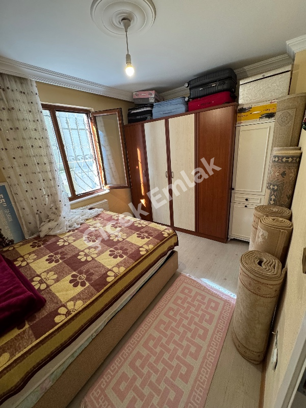 Yeşilpınar'da 1+1 Bahçe Katı Temiz Satılık Daire