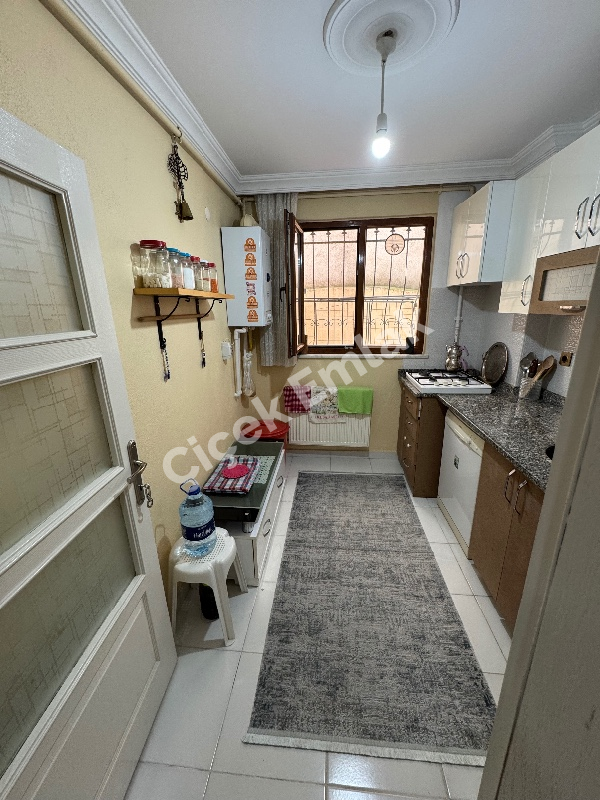 Yeşilpınar'da 1+1 Bahçe Katı Temiz Satılık Daire