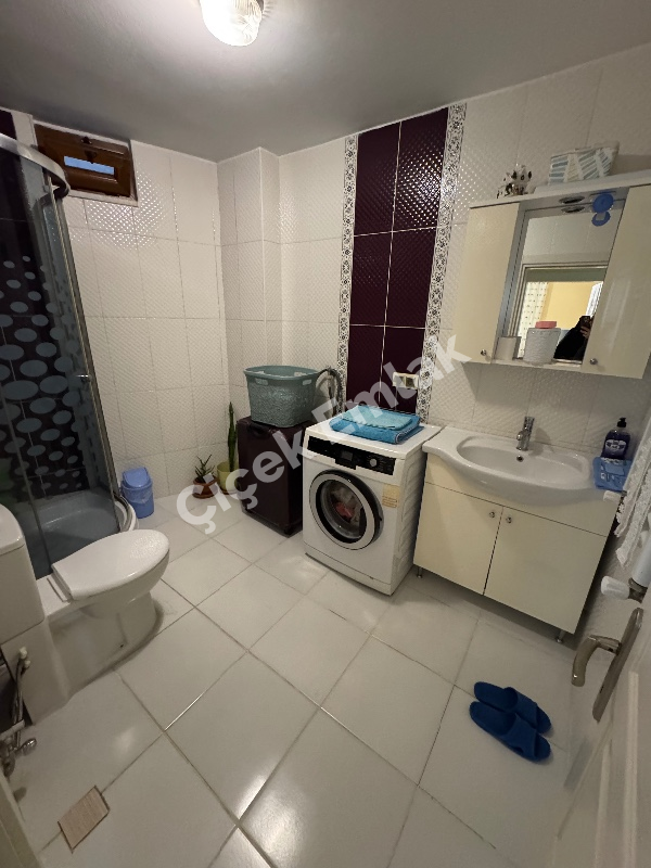 Yeşilpınar'da 1+1 Bahçe Katı Temiz Satılık Daire