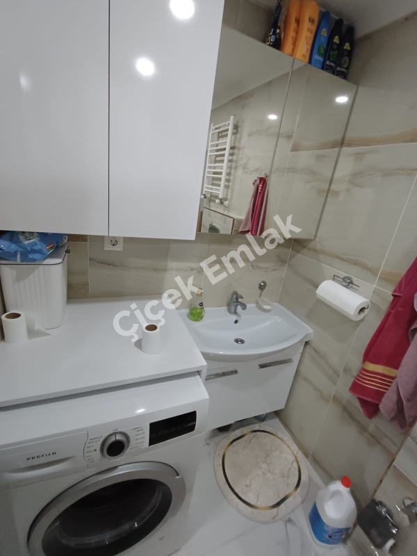 Binevler Otobüs Son Durağına Yakın Güvenlikli Site'de Satılık Daire