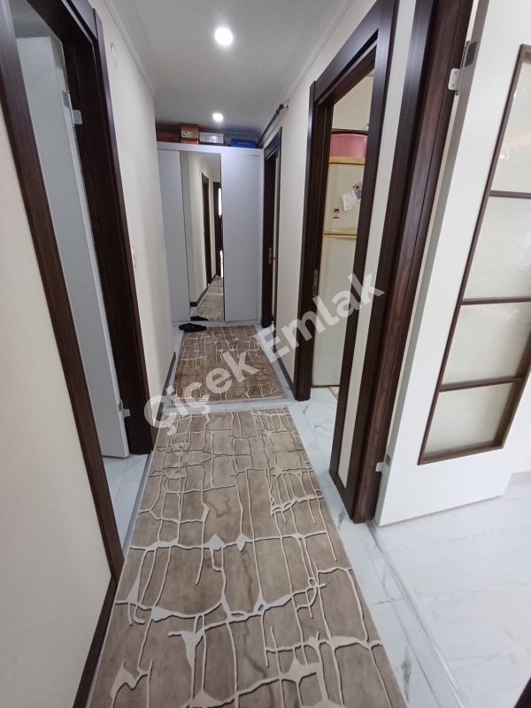 Binevler Otobüs Son Durağına Yakın Güvenlikli Site'de Satılık Daire