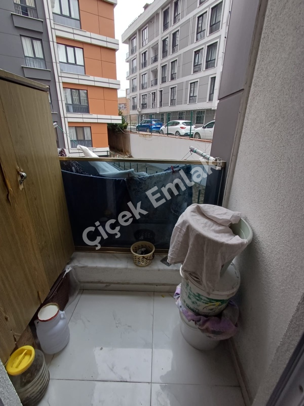 Binevler Otobüs Son Durağına Yakın Güvenlikli Site'de Satılık Daire