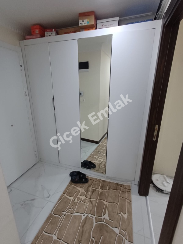 Binevler Otobüs Son Durağına Yakın Güvenlikli Site'de Satılık Daire