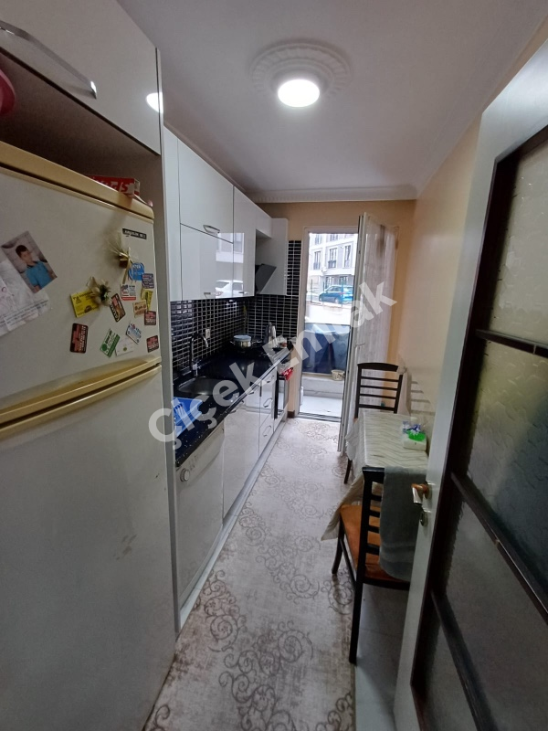 Binevler Otobüs Son Durağına Yakın Güvenlikli Site'de Satılık Daire