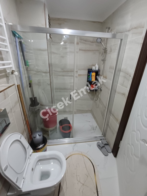 Binevler Otobüs Son Durağına Yakın Güvenlikli Site'de Satılık Daire