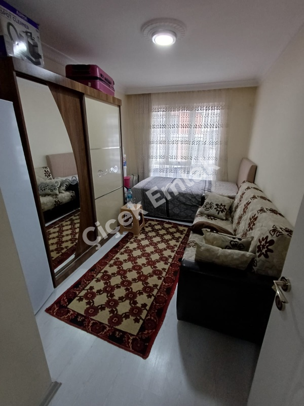 Binevler Otobüs Son Durağına Yakın Güvenlikli Site'de Satılık Daire