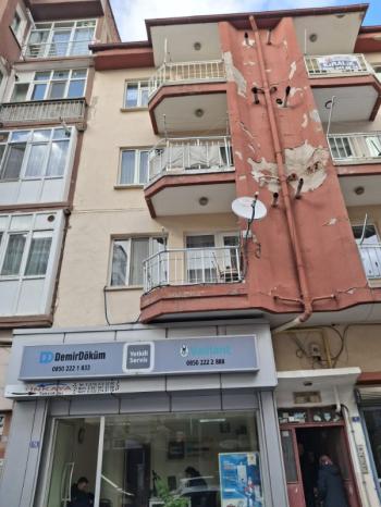 AFYON ÜÇOK EMLAKTAN  CUMHURİYET MAH 3+1 120M² TEMİZ BAKIMLI SATILIK DAİRE 