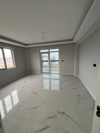 AFYON ÜÇOK EMLAKTAN MAREŞAL F ÇAKMAK MAH KİRALIK SIFIR AYARINDA LÜX GENİŞ ARAKAT 3+1 DAİRE