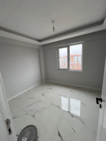 AFYON ÜÇOK EMLAKTAN MAREŞAL F ÇAKMAK MAH KİRALIK SIFIR AYARINDA LÜX GENİŞ ARAKAT 3+1 DAİRE