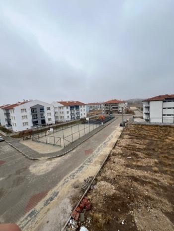 AFYON ÜÇOK EMLAKTAN MAREŞAL F ÇAKMAK MAH KİRALIK SIFIR AYARINDA LÜX GENİŞ ARAKAT 3+1 DAİRE