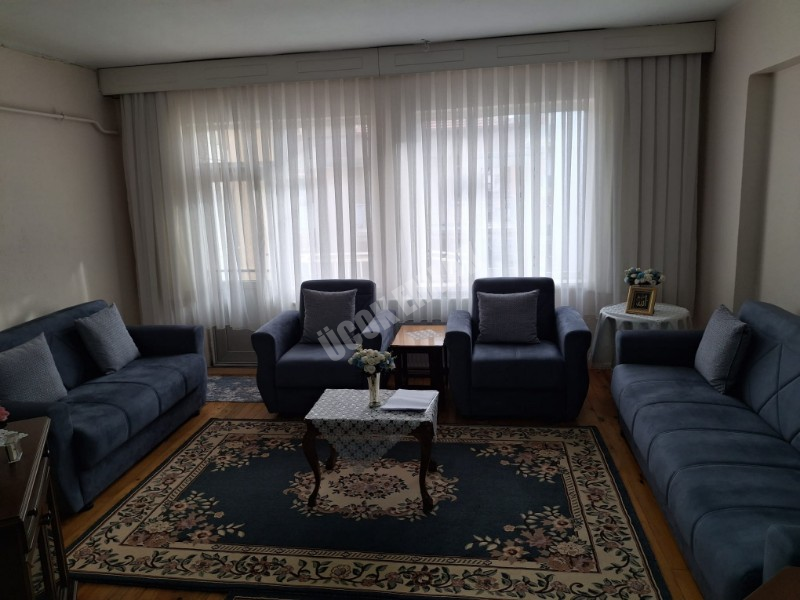 AFYON ÜÇOK EMLAKTAN  CUMHURİYET MAH 3+1 120M² TEMİZ BAKIMLI SATILIK DAİRE 