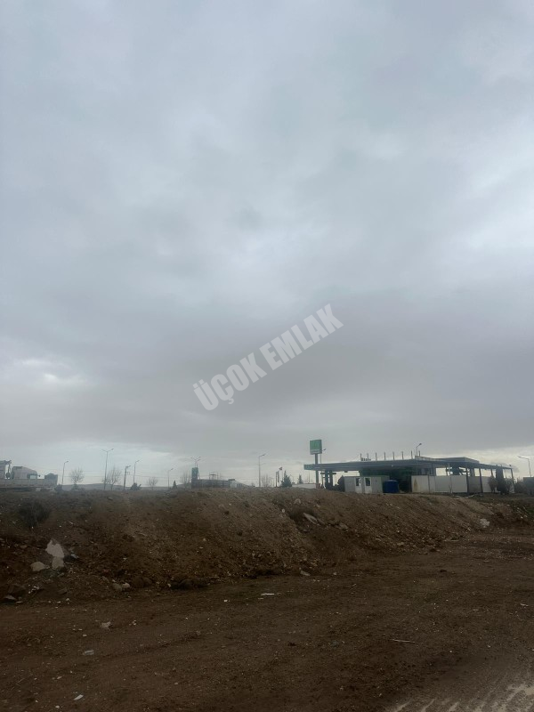 AFYON ÜÇOK EMLAKTAN VEYSEL KARANİ MAH KİRALIK 100M DÜKKAN