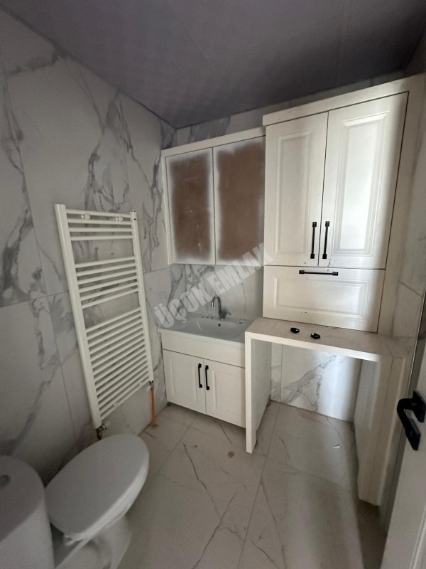 AFYON ÜÇOK EMLAKTAN SAHİPATA MAH SATILIK SIFIR LÜX 3+1 ARAKAT DAİRE ASANSÖRLÜ