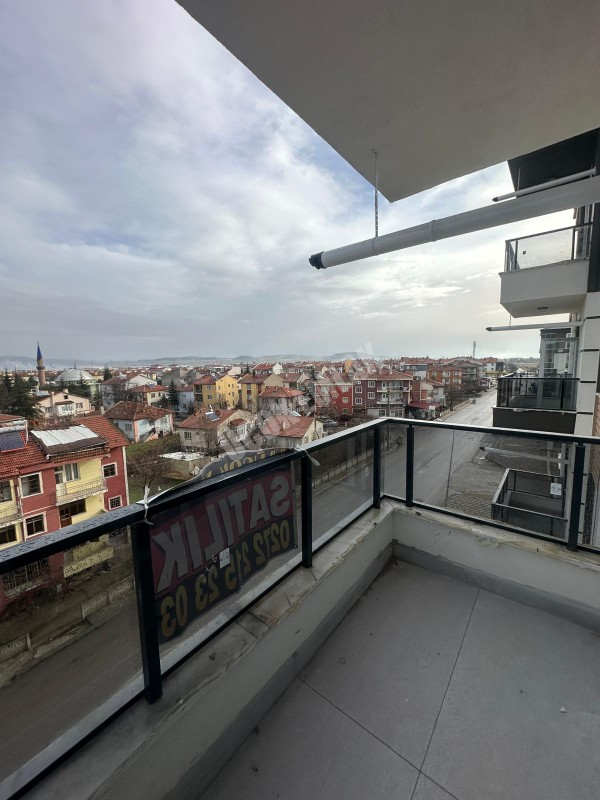 AFYON ÜÇOK EMLAKTAN SAHİPATA MAH SATILIK SIFIR LÜX 3+1 ARAKAT DAİRE ASANSÖRLÜ