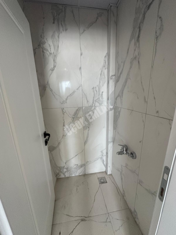 AFYON ÜÇOK EMLAKTAN SAHİPATA MAH SATILIK SIFIR LÜX 3+1 ARAKAT DAİRE ASANSÖRLÜ