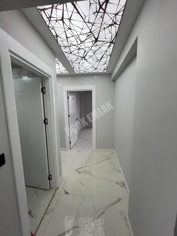 AFYON ÜÇOK EMLAKTAN MAREŞAL F ÇAKMAK MAH KİRALIK SIFIR AYARINDA LÜX GENİŞ ARAKAT 3+1 DAİRE