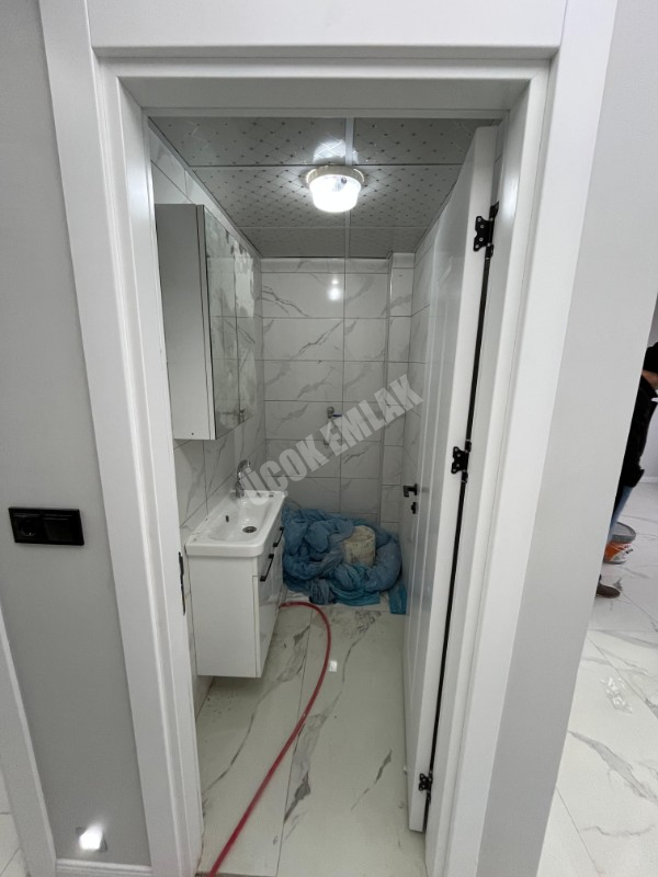 AFYON ÜÇOK EMLAKTAN MAREŞAL F ÇAKMAK MAH KİRALIK SIFIR AYARINDA LÜX GENİŞ ARAKAT 3+1 DAİRE