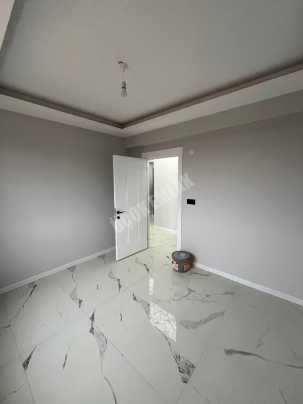 AFYON ÜÇOK EMLAKTAN MAREŞAL F ÇAKMAK MAH KİRALIK SIFIR AYARINDA LÜX GENİŞ ARAKAT 3+1 DAİRE