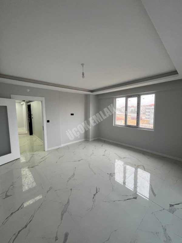 AFYON ÜÇOK EMLAKTAN MAREŞAL F ÇAKMAK MAH KİRALIK SIFIR AYARINDA LÜX GENİŞ ARAKAT 3+1 DAİRE