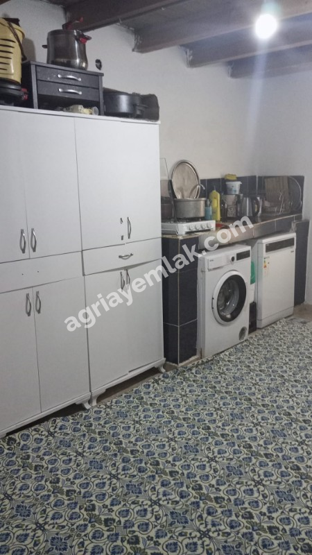 GAZİ MAHALLESİ 371 M2 ARSA VE ÜZERİNDE 80 M2 SATILIK MÜSTAKİL EV