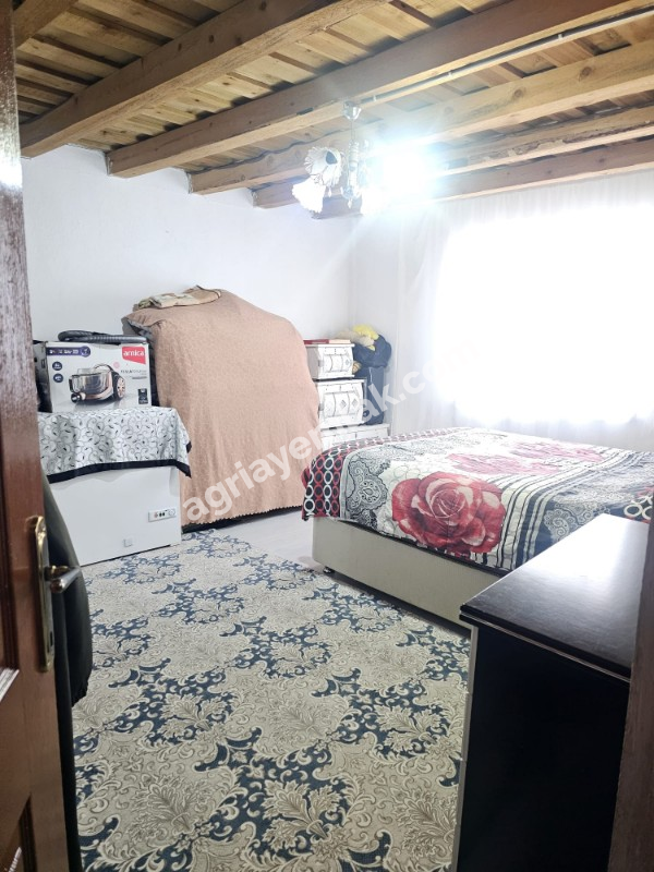 GAZİ MAHALLESİ 371 M2 ARSA VE ÜZERİNDE 80 M2 SATILIK MÜSTAKİL EV