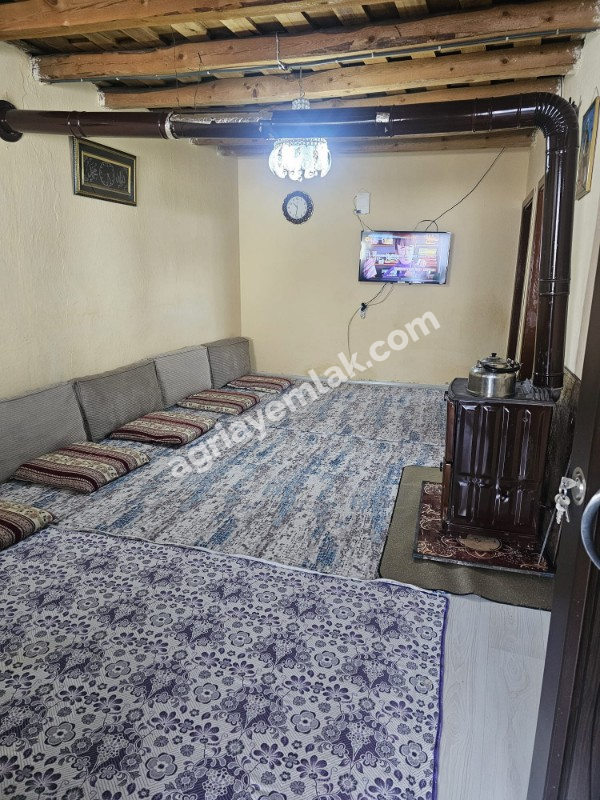 GAZİ MAHALLESİ 371 M2 ARSA VE ÜZERİNDE 80 M2 SATILIK MÜSTAKİL EV