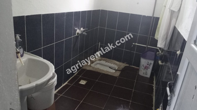 GAZİ MAHALLESİ 371 M2 ARSA VE ÜZERİNDE 80 M2 SATILIK MÜSTAKİL EV