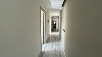 Kuşadasın'da Merkezde Satılık 3+1 Daire