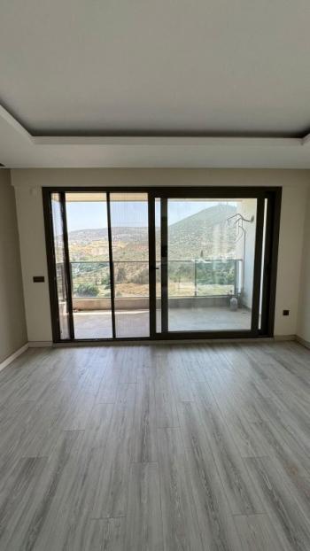 Kuşadasın'da Merkezde Satılık 3+1 Daire