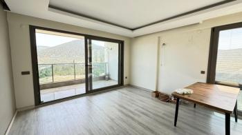 Kuşadasın'da Merkezde Satılık 3+1 Daire