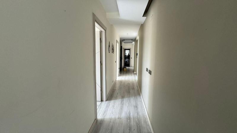 Kuşadasın'da Merkezde Satılık 3+1 Daire