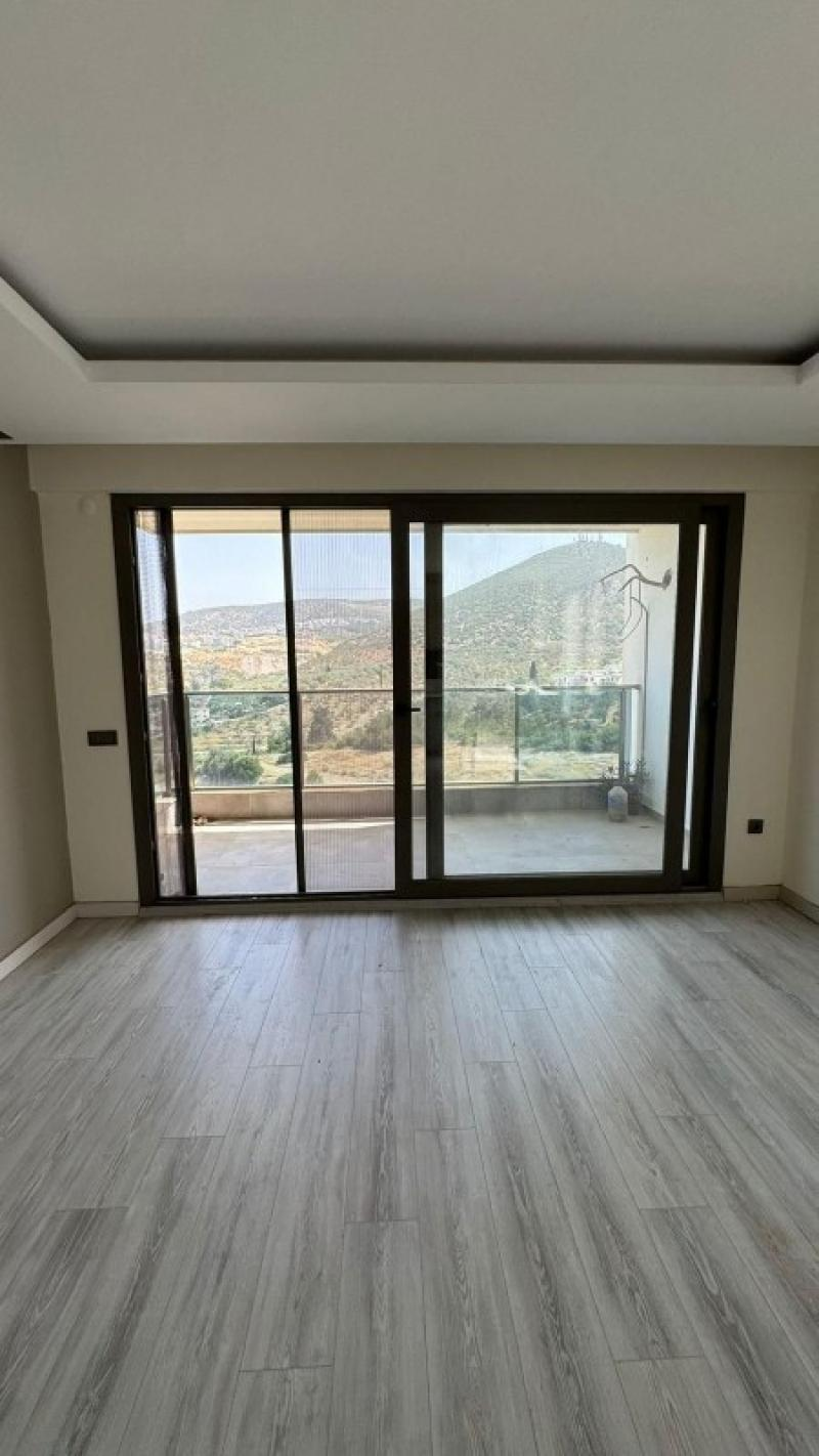 Kuşadasın'da Merkezde Satılık 3+1 Daire