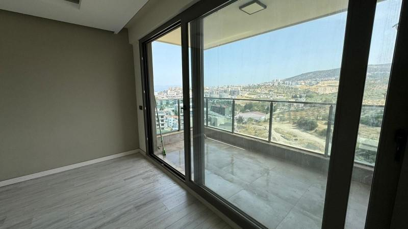 Kuşadasın'da Merkezde Satılık 3+1 Daire