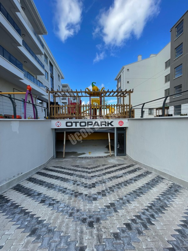 AFYON ÜÇOK EMLAKTAN SELÇIKLU MAH  SIFIR LÜX 4+1 156M² SATILIK DAİRE 