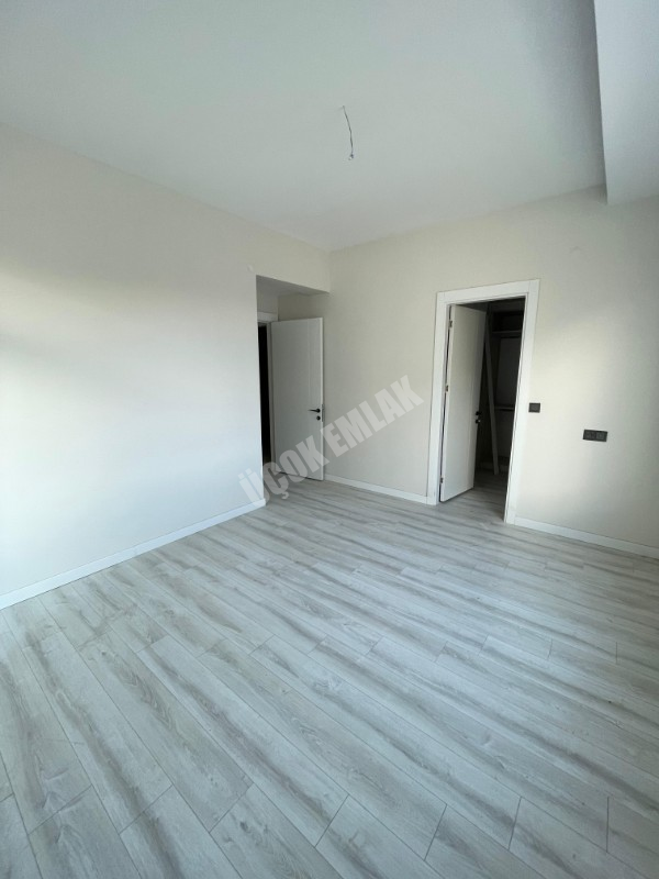 AFYON ÜÇOK EMLAKTAN SELÇIKLU MAH  SIFIR LÜX 4+1 156M² SATILIK DAİRE 