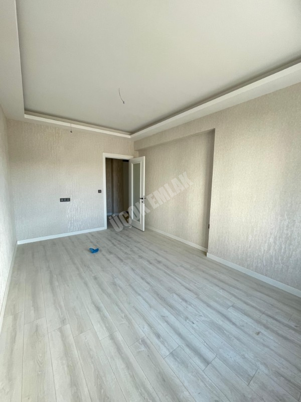 AFYON ÜÇOK EMLAKTAN SELÇIKLU MAH  SIFIR LÜX 4+1 156M² SATILIK DAİRE 