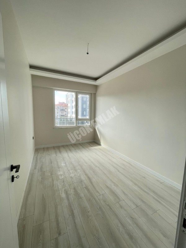 AFYON ÜÇOK EMLAKTAN SELÇIKLU MAH SIFIR LÜX  3+1 136M² SATILIK DAİRE