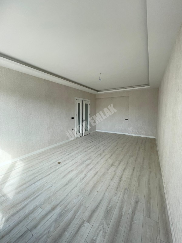 AFYON ÜÇOK EMLAKTAN SELÇIKLU MAH SIFIR LÜX  3+1 136M² SATILIK DAİRE