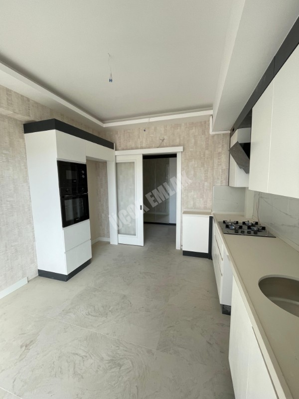 AFYON ÜÇOK EMLAKTAN SELÇIKLU MAH SIFIR LÜX  3+1 136M² SATILIK DAİRE