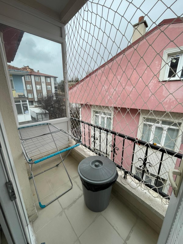 AFYON ÜÇOK EMLAKTAN MAREŞAL F ÇAKMAK SATILIK 3+1 3 KAT GENİŞ BAKIMLI DAİRE