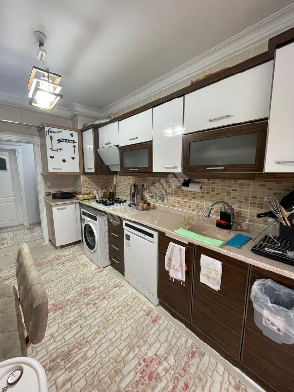 AFYON ÜÇOK EMLAKTAN MAREŞAL F ÇAKMAK SATILIK 3+1 3 KAT GENİŞ BAKIMLI DAİRE