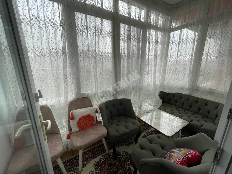 AFYON ÜÇOK EMLAKTAN MAREŞAL F ÇAKMAK SATILIK 3+1 3 KAT GENİŞ BAKIMLI DAİRE