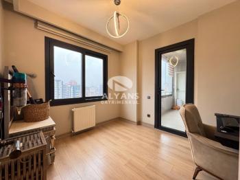 ALYANS'TAN SOLİ CENTER CİVARI MASRAFSIZ DENİZ GÖREN LÜKS 4+1