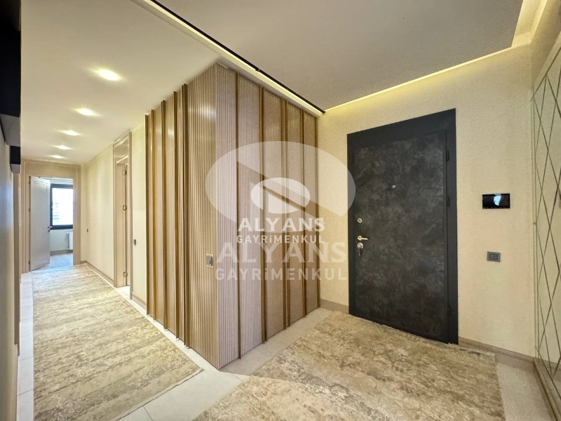 ALYANS'TAN SOLİ CENTER CİVARI MASRAFSIZ DENİZ GÖREN LÜKS 4+1