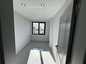 CUMHURİYET MAHALLESİ'NDE 2+1 SIFIR GENİŞ BAHÇE KULLANIMLI SATILIK DAİRE