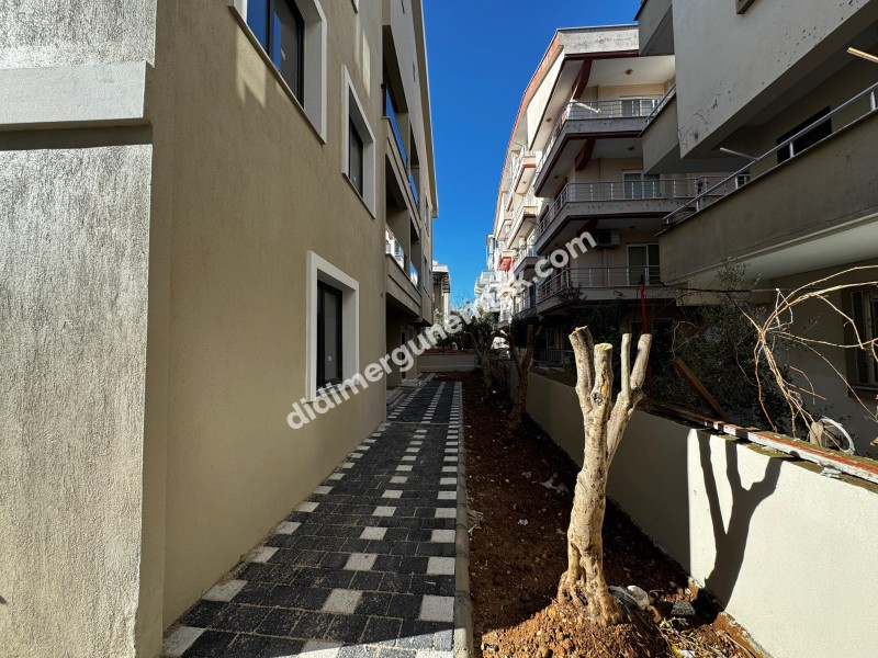 CUMHURİYET MAHALLESİ'NDE 2+1 SIFIR GENİŞ BAHÇE KULLANIMLI SATILIK DAİRE