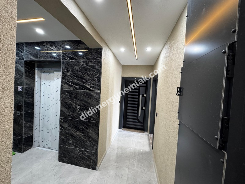 CUMHURİYET MAHALLESİ'NDE 2+1 SIFIR GENİŞ BAHÇE KULLANIMLI SATILIK DAİRE