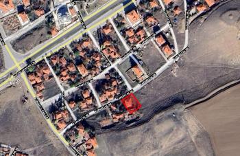 GÜVENAY - ÇORUM GÜLABİBEY KAPAKLI MEVKİ 550 m2 SATILIK KONUT ARSASI