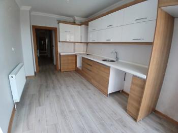 GÜVENAY -  ÇORUM GÜLABİBEY MAH. ATA CADDESİ ÜZERİNDE ULTRA LÜKS SATILIK 3+1 DAİRE